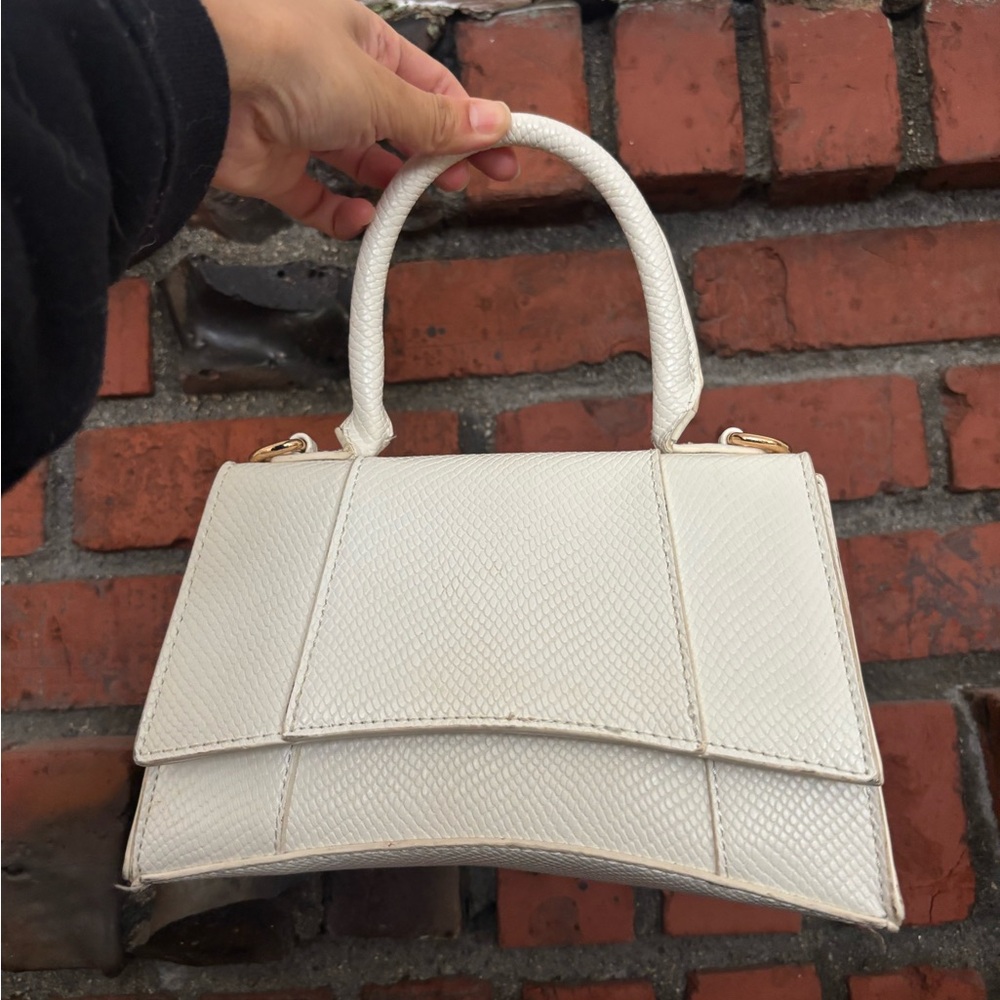 Elegant White Handbag